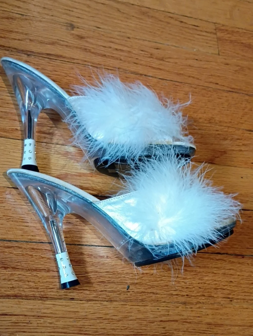 Pleaser Super Rare New White Maribou Size 7